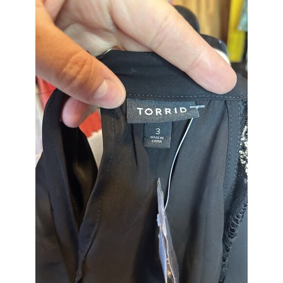 Torrid Studio Crepe Lace Trim Sleeves Blouse Black Solid High Neck Sz 3 (3X) - Picture 9 of 11